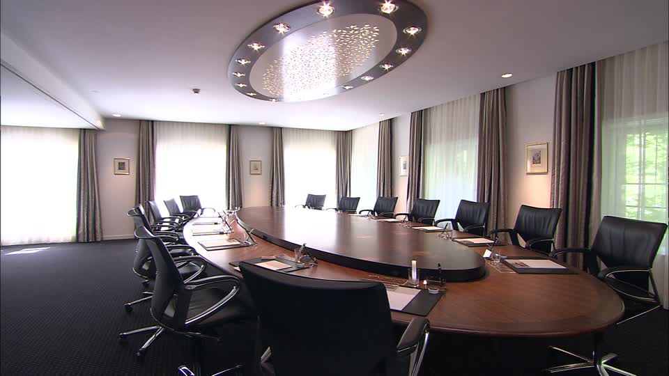 416564568-oval-gap-empty-space-private-conference-room